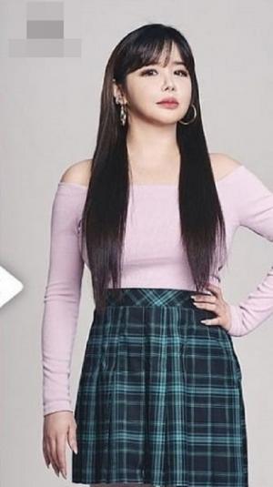 박봄